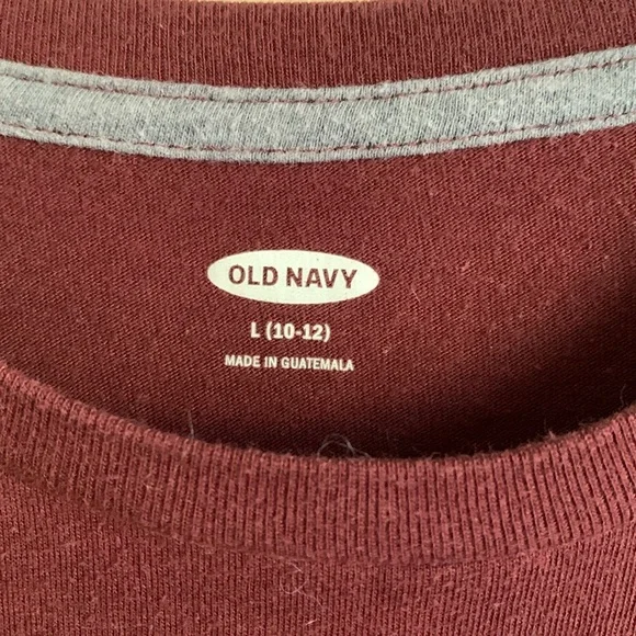 Old Navy burgundy graphic tee size large (10/12) - Picture 2 of 3